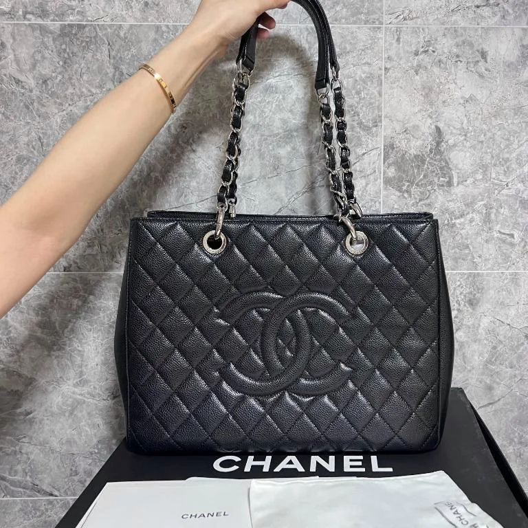 Chanel Classic Flap Bag for Evening PartyBlack Grand Shopping Tote GST with Silver Hardware Caviar