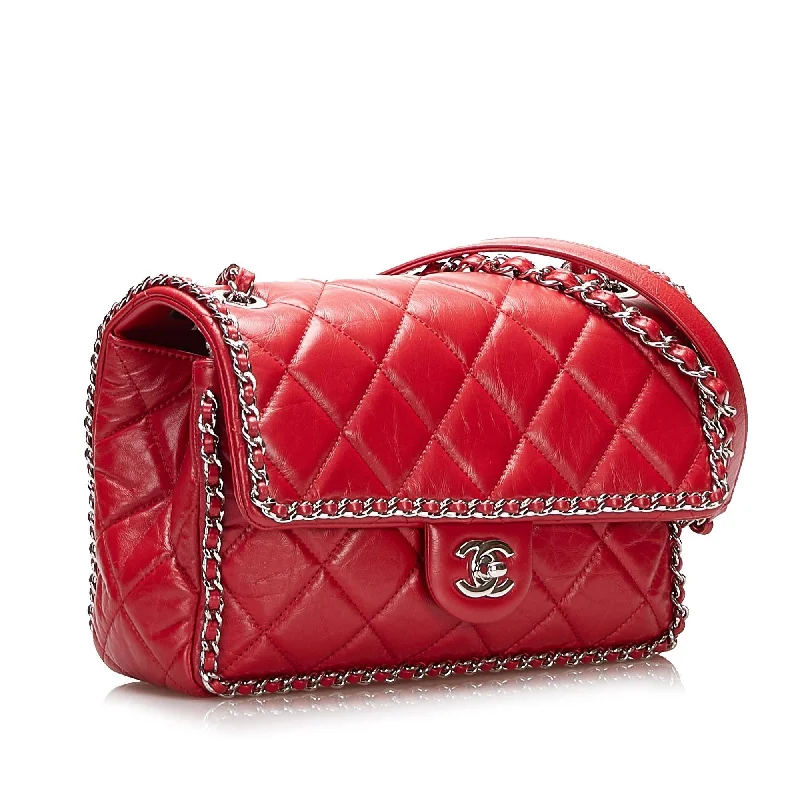 Chanel Quilted Leather Shoulder Bag for FashionistasChanel Crumpled Chain All Over Flap (NURjgY)