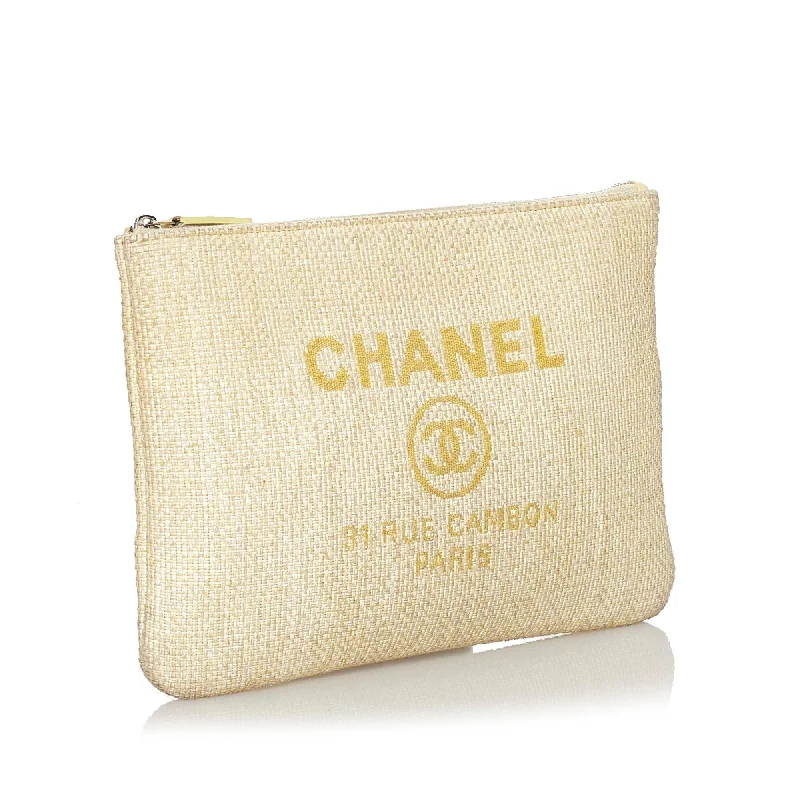 Chanel Limited Edition Handbag for CollectorsChanel Deauville O-Case Raffia Clutch Bag (30795)