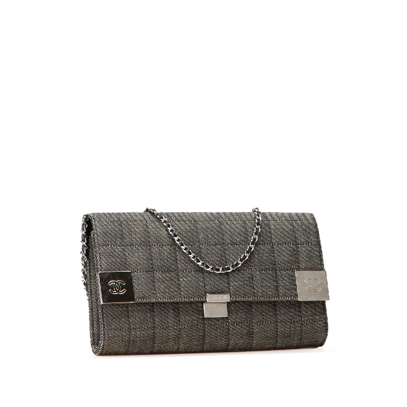 Chanel Vintage Inspired Handbag for Retro LoversChanel Denim Choco Bar Chain Flap (rispJa)