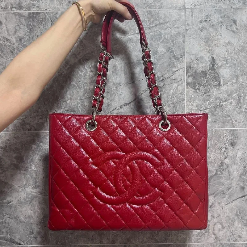 Chanel Handbag with Adjustable Strap for ComfortGST Caviar Grand Shopping Tote Red Leather No 17