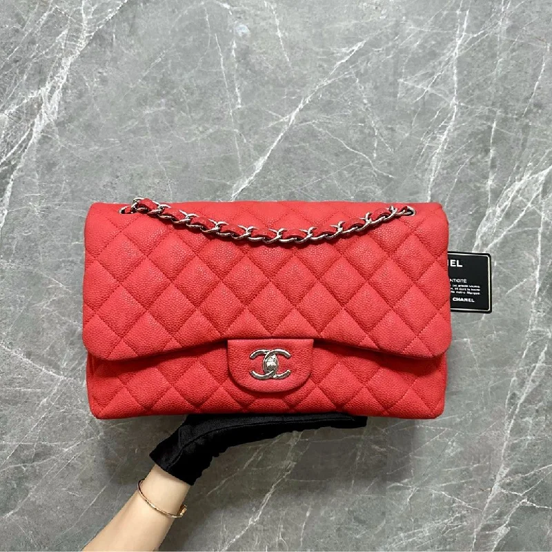 Chanel Designer Handbag with Unique DesignJumbo Caviar Double Flap No 18