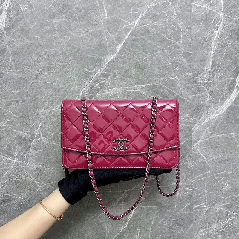 Chanel Classic Flap Bag for Evening PartyWallet On Chain WOC Plum Patent Leather No 20