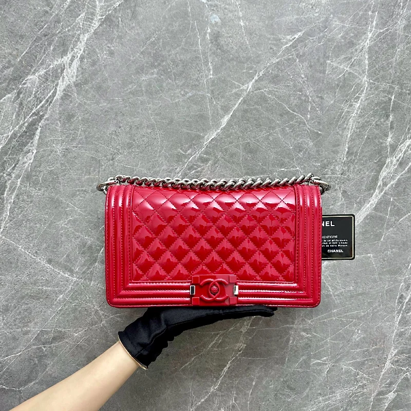 Chanel Small Crossbody Bag for Travel*Like New* Boy Old Medium Patent Leather Red No 20