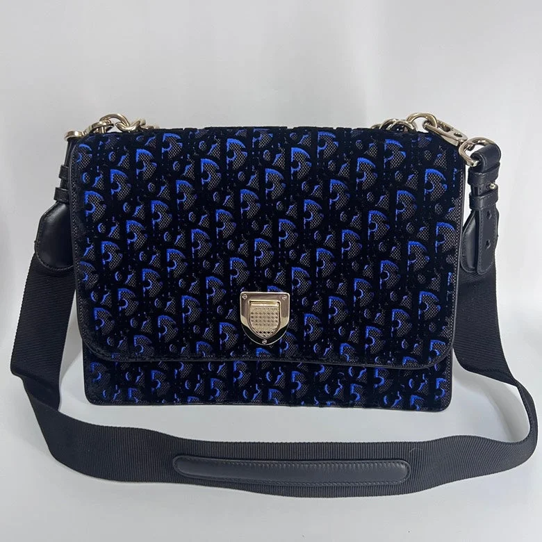 Christian Dior Saddle bags with a patent leather finish for a shiny lookDior Velvet Leather Chain 2Way Shoulder Bag Blue Black